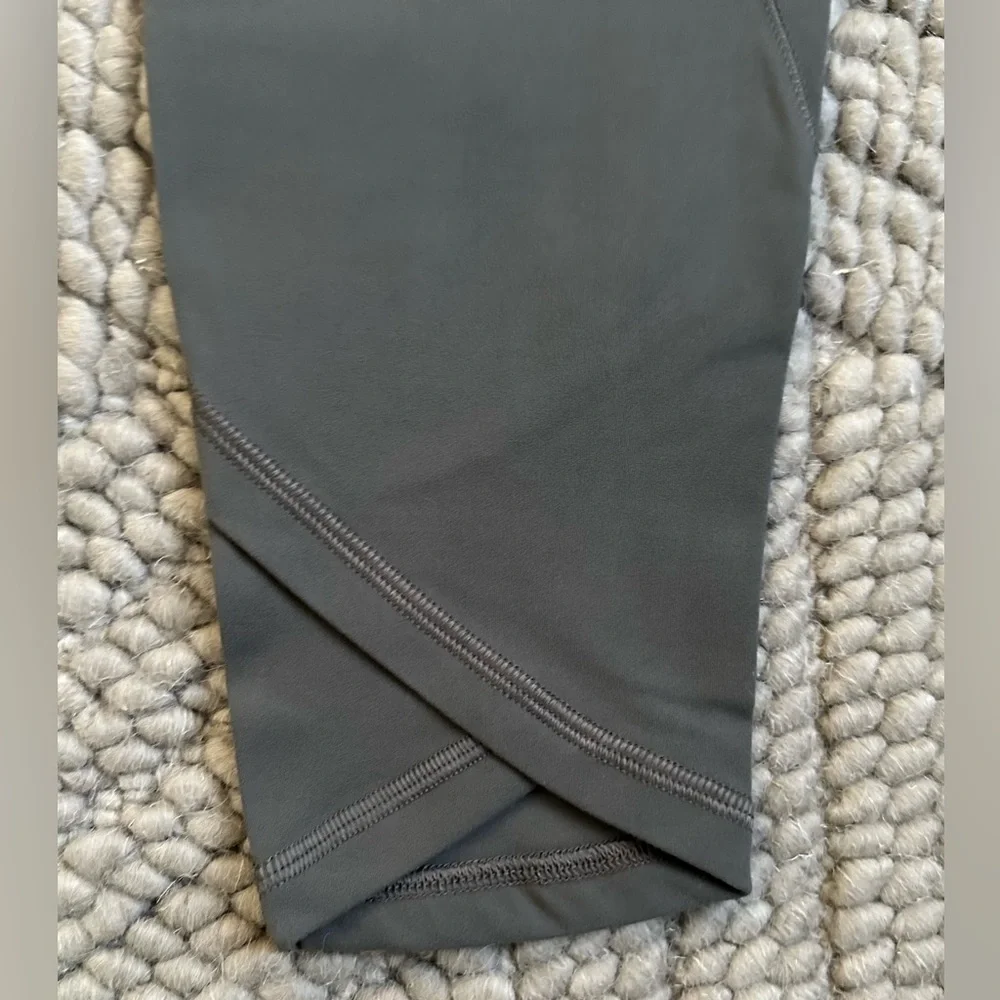 NWT Athleta Salutation Stash Wrap Tight - Sage - Never Worn - Picture 7 of 7